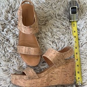Kenneth Cole gentle soles cork wedge